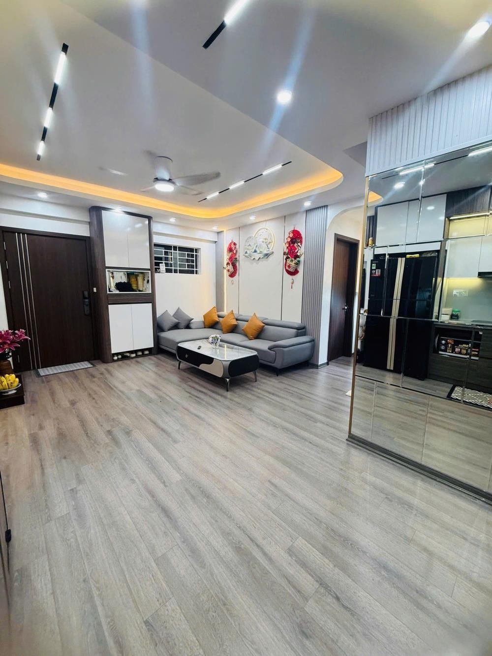 Bán Căn Hộ 2PN, 2VS Linh Đàm 69m² - Full Nội Thất, Giá 4.86 Tỷ