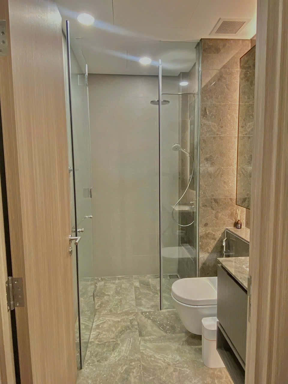 Bán Gấp Căn 1PN The River - Full Nội Thất - Giá 10.5 Tỷ - Sẵn Sổ Hồng