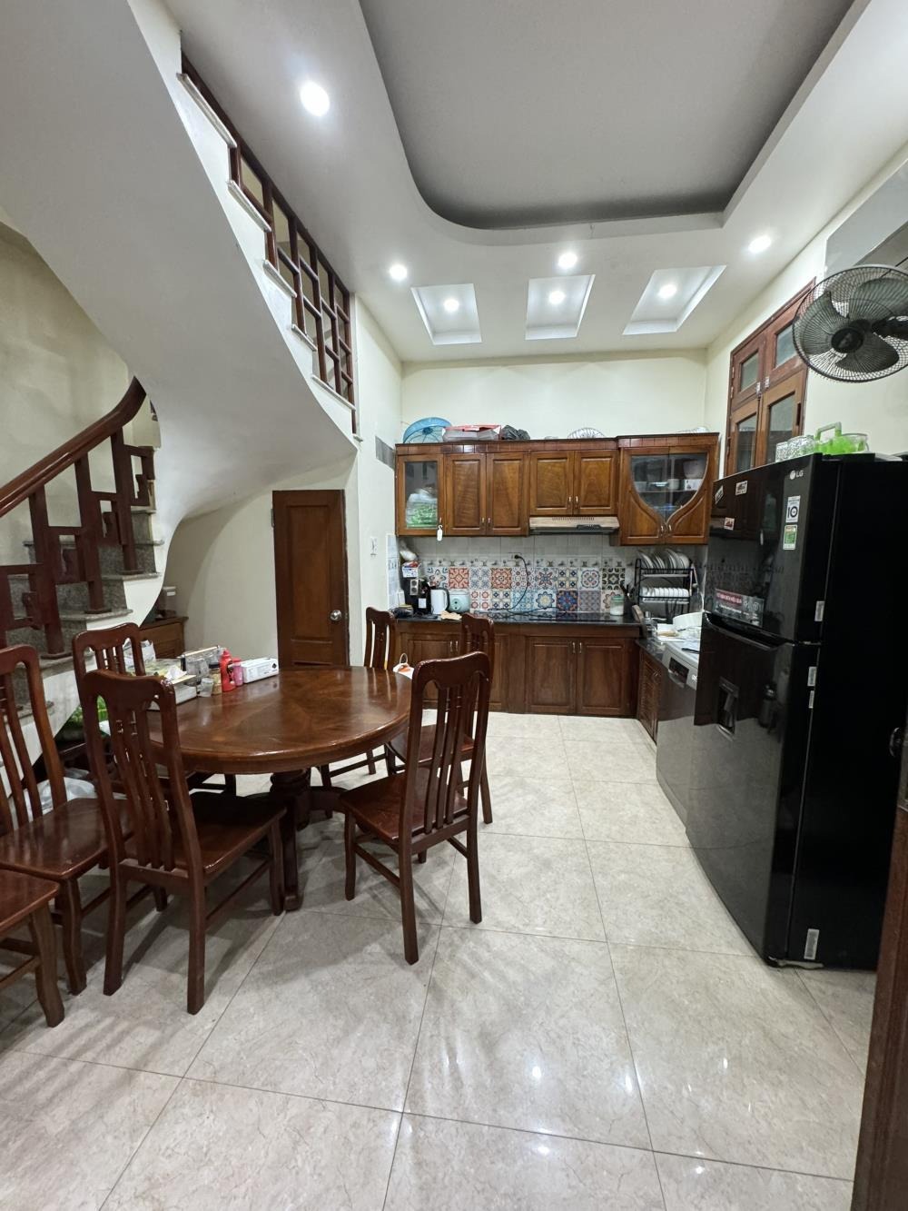 Bán nhà 5 tầng Khâm Thiên - 33m² - Ngõ rộng - Gần ô tô - Giá 7.1 tỷ
