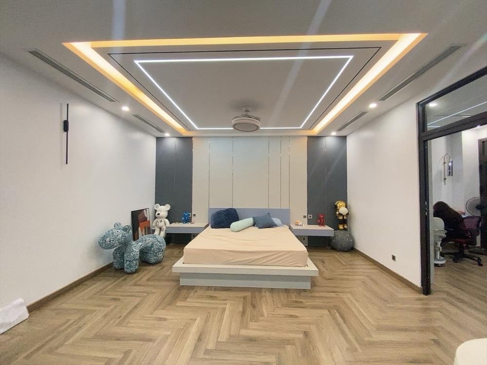 Bán nhà lô góc 7 tầng, thang máy, full đồ nội thất Kiến Hưng - 24 tỷ