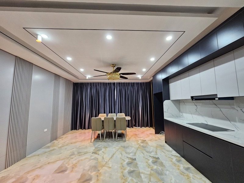 Bán Nhà Nguyễn Văn Cừ, Long Biên 6 Tầng, 60m², MT 5.1m, Oto Đỗ Cổng - Giá 10 Tỷ +