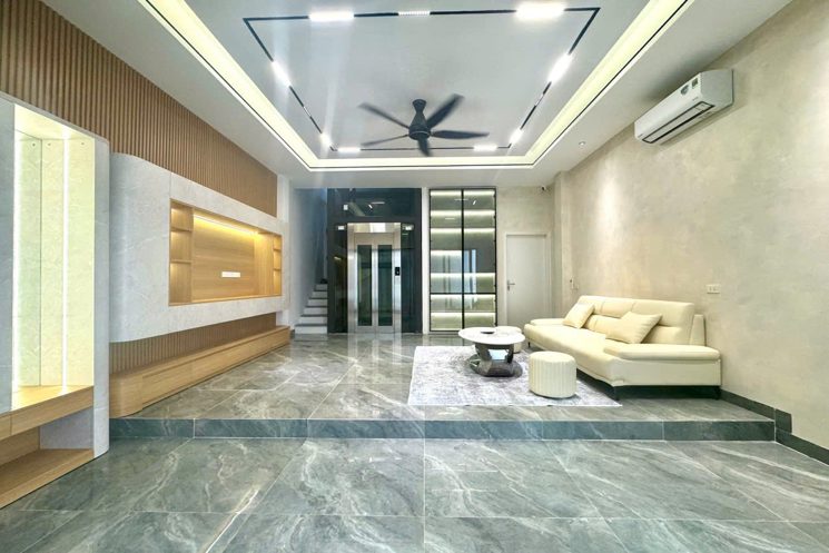 NHÀ MỚI 7 TẦNG THANG MÁY – XUÂN LA – Ô TÔ VÀO NHÀ – 25 TỶ