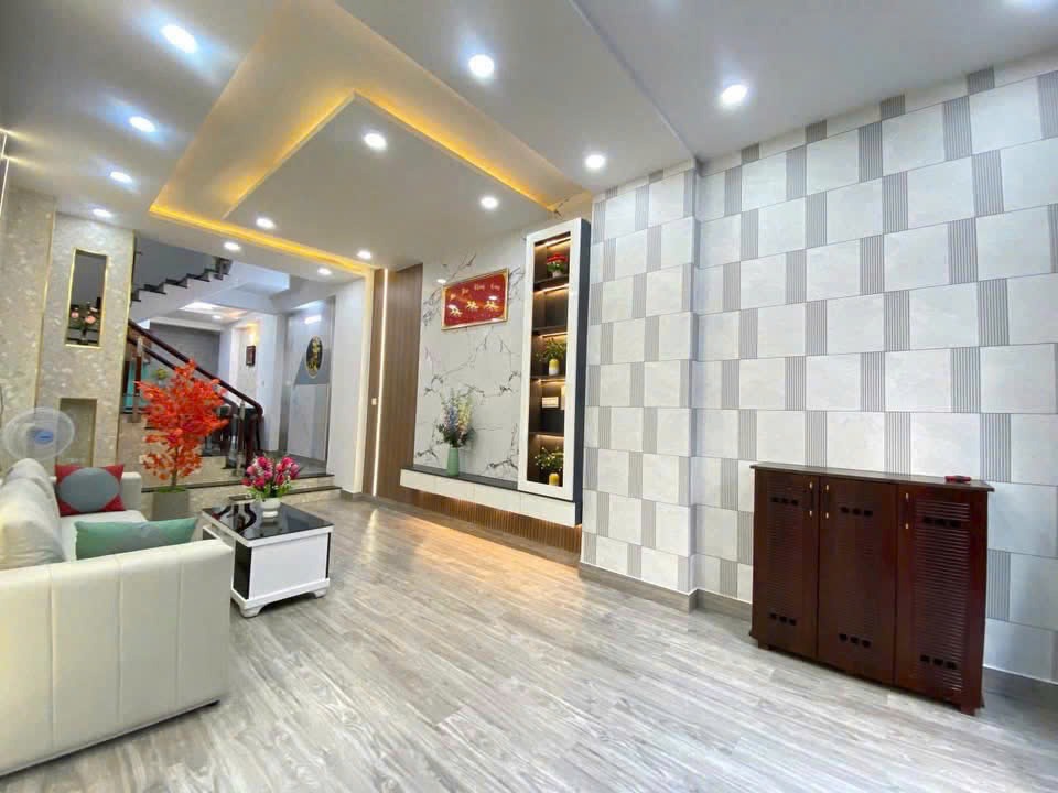 Nhà Quận 3 Giá Tốt: 57m2, 4PN, Hẻm Xe Hơi - 3.95 Tỷ