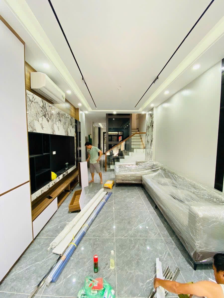 Bán nhà mặt phố Nguyễn Khuyến, Đống Đa - 101m2, 6 tầng, Mặt tiền 4m - Giá 40 tỷ