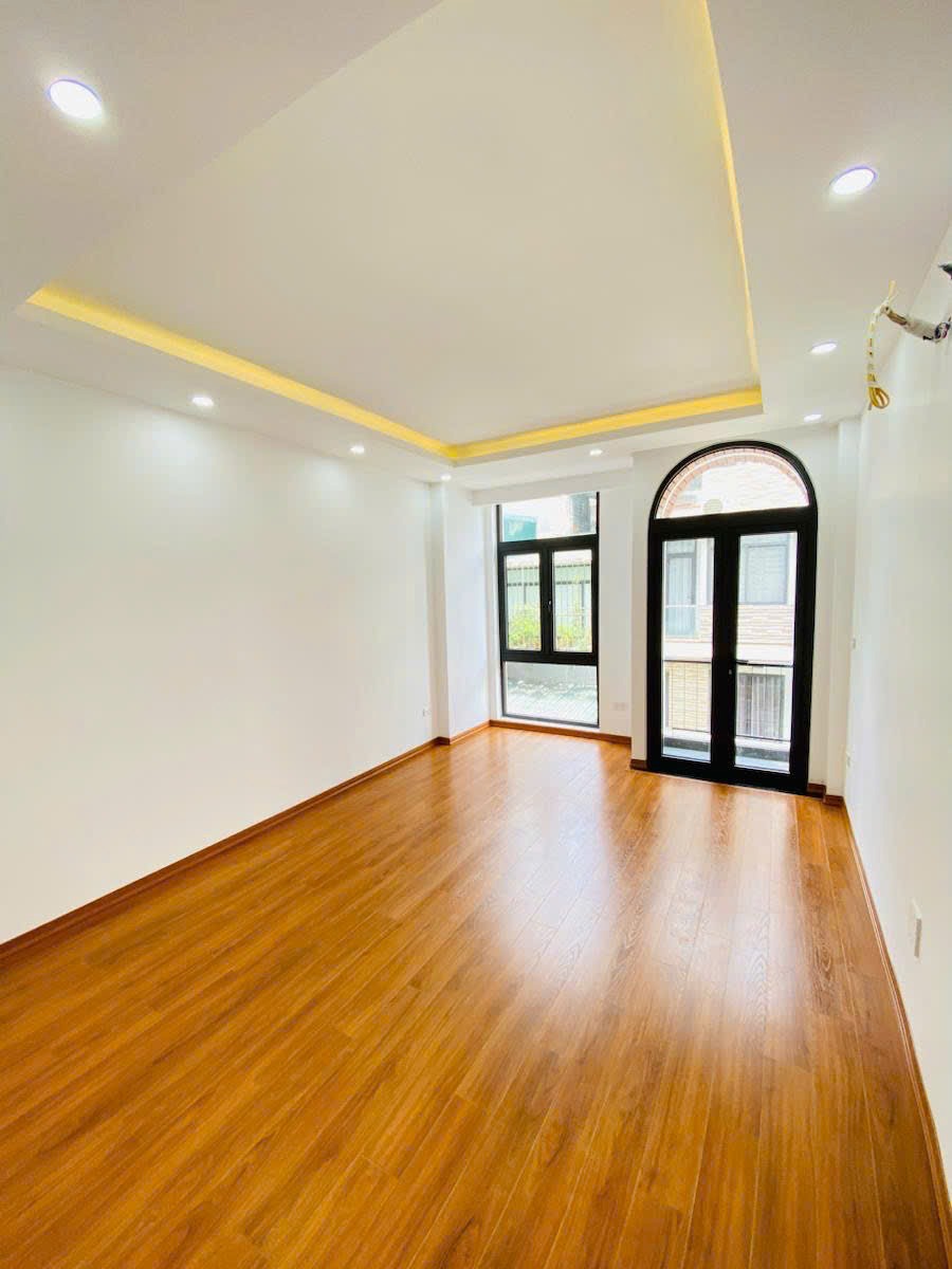 Bán nhà mặt phố Nguyễn Khuyến, Đống Đa - 101m2, 6 tầng, Mặt tiền 4m - Giá 40 tỷ