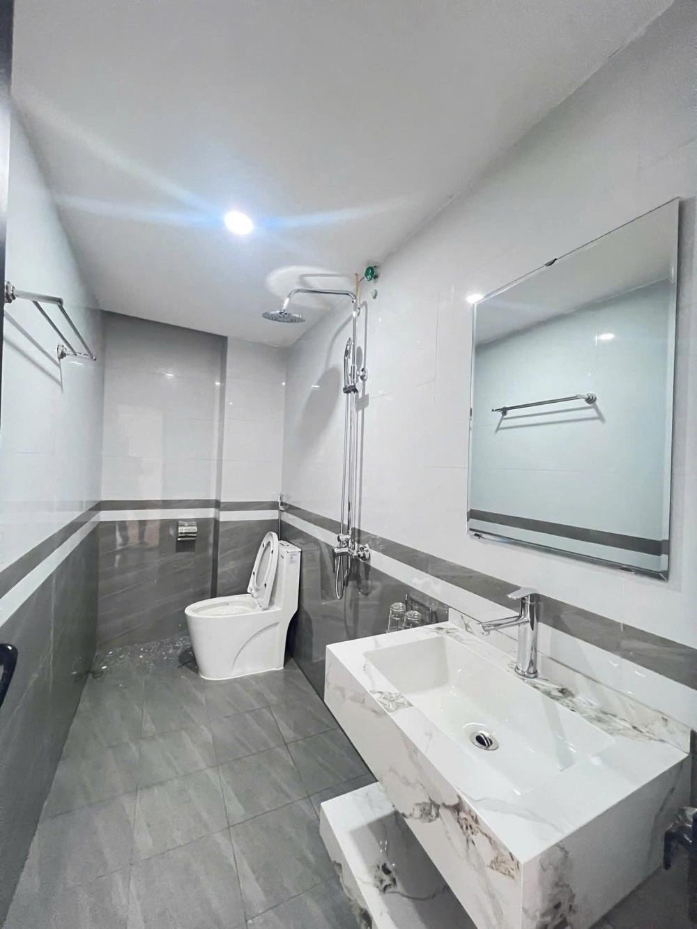 Bán nhà riêng Đan Phượng - 5 Tầng - Ô Tô Vào Nhà - Giá 5.9 Tỷ