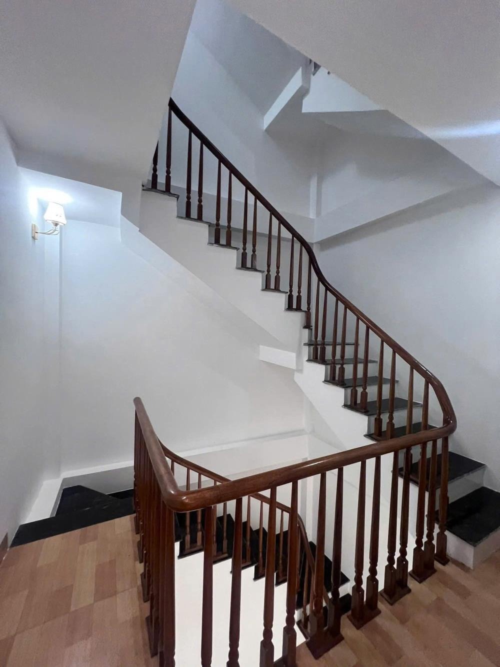 Bán nhà riêng Đan Phượng - 5 Tầng - Ô Tô Vào Nhà - Giá 5.9 Tỷ