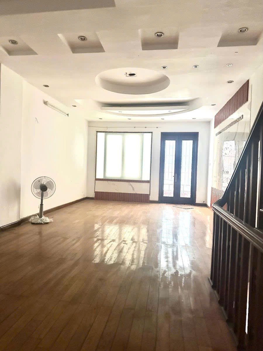Bán nhà 5 tầng, Ngõ Ô Tô, Phố Ngụy Như Kon Tum - 56m2, Mặt Tiền 5m - 26.8 tỷ