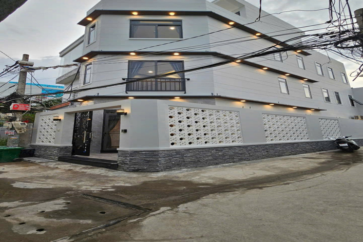 Bán nhà góc 2 mặt tiền xây mới gần đường Phạm Hữu Lầu Quận 7