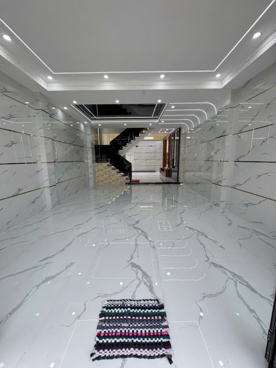 Nhà Hẻm Bình Thành, Bình Hưng Hòa B, Bình Tân: 70m2, 3 Lầu, 4PN, Giá 7.1 Tỷ