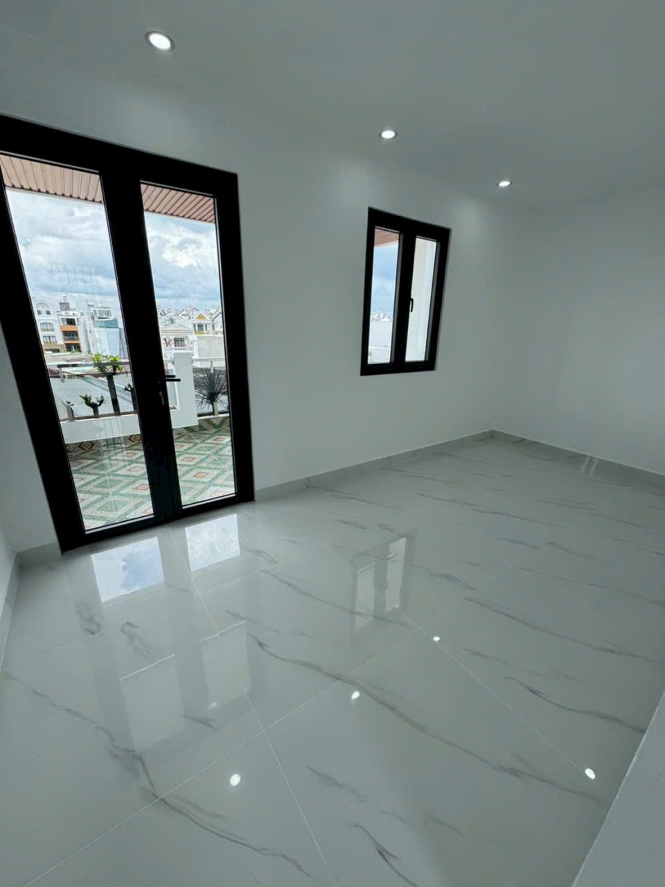 Nhà Hẻm Bình Thành, Bình Hưng Hòa B, Bình Tân: 70m2, 3 Lầu, 4PN, Giá 7.1 Tỷ