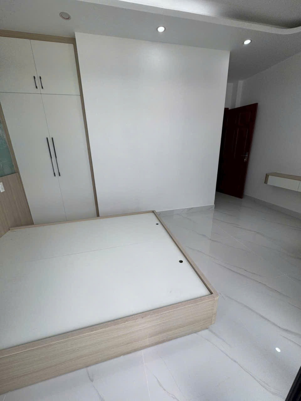 Nhà Hẻm Bình Thành, Bình Hưng Hòa B, Bình Tân: 70m2, 3 Lầu, 4PN, Giá 7.1 Tỷ