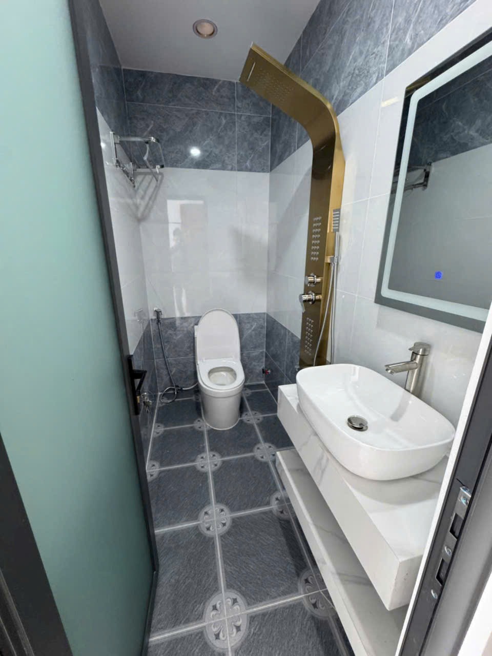 Nhà Hẻm Bình Thành, Bình Hưng Hòa B, Bình Tân: 70m2, 3 Lầu, 4PN, Giá 7.1 Tỷ