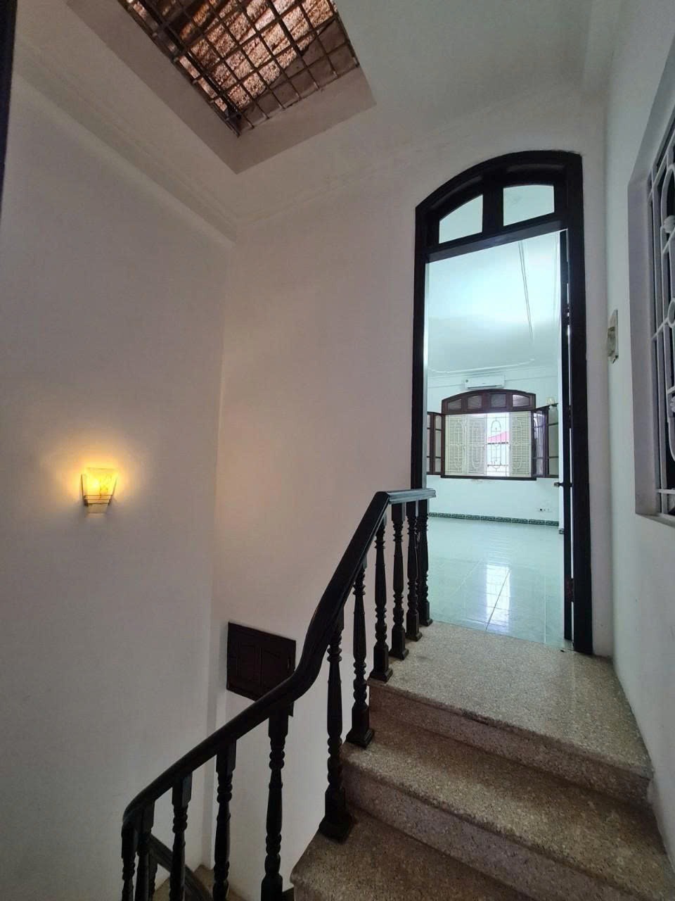 Cho thuê nhà 4 tầng, 5 ngủ, 4 WC - Ngõ 120 Trần Cung, Cầu Giấy - Gần Bệnh viện E, ĐH Điện Lực