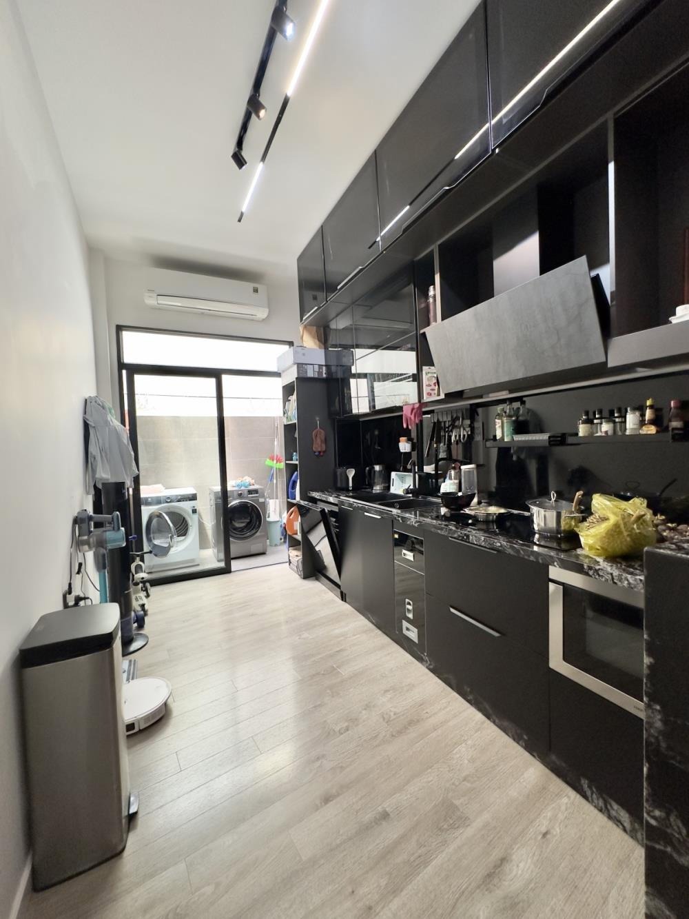 Nhà Đẹp 4 Tầng Tô Hiến Thành, Quận 10 - 70m² - Giá 11.3 Tỷ