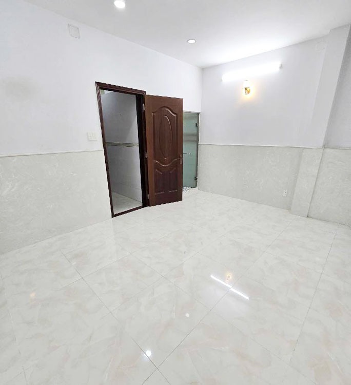 Nhà 4 Tầng Tân Bình - Đồng Xoài, 43m2, Giá 6.x Tỷ - Thương Lượng