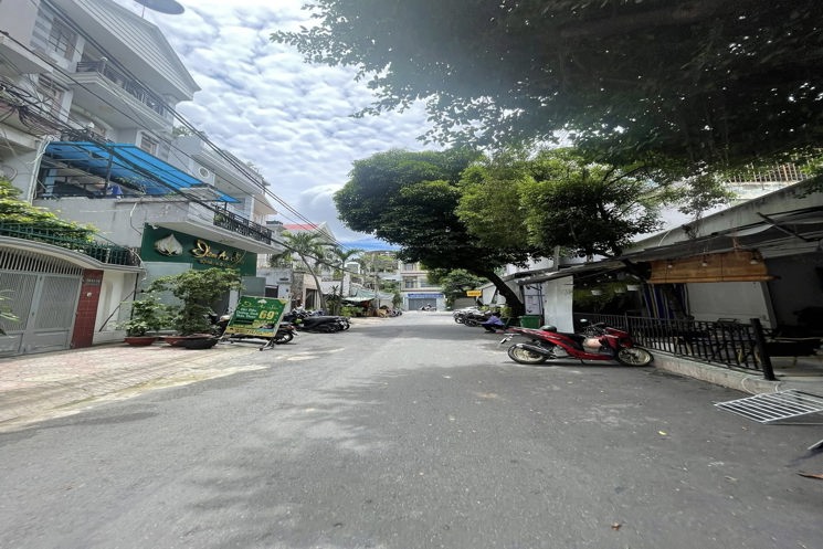 Nhà 2 Mặt Tiền Trước Sau  Khu Đồng Bộ Bàn Cờ
