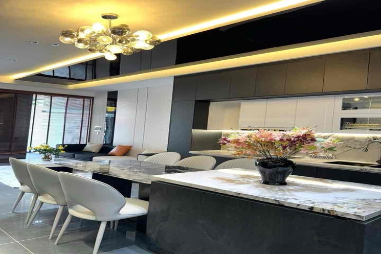 Bán Nhà 3 Tầng Siêu Đẹp – Full Nội Thất Cao Cấp – Đường 7.5m Diệp Minh Châu – Hòa Xuân – Giá Chỉ
