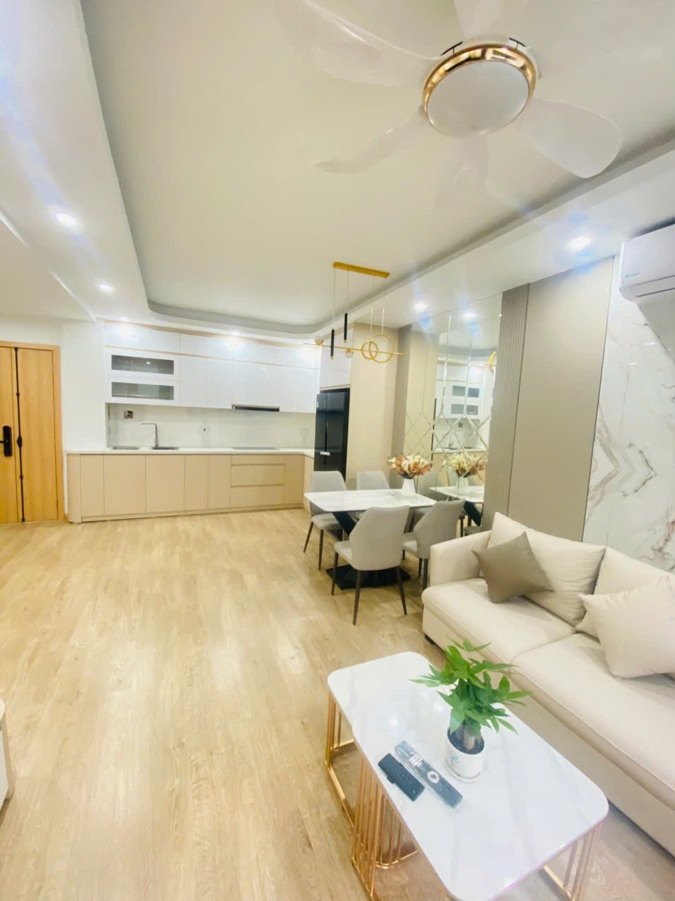 Bán Căn Hộ No10 Bán Đảo Linh Đàm: 3PN - 82m² - View Đẹp - Giá Tốt