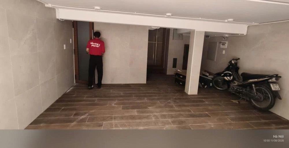 Bán nhà mặt phố Nguyễn Công Hoan - Lô Góc - 3 Thoáng - Thang Máy - Giá 36.5 tỷ
