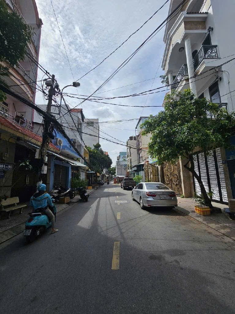 Mặt tiền Bàu Cát Vip - 5 Tầng, Thang Máy - 5x28m - Giá 26.xx Tỷ