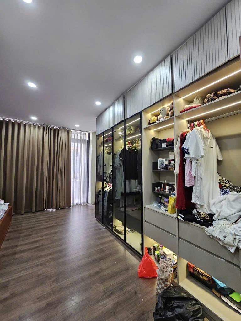 Mặt tiền Bàu Cát Vip - 5 Tầng, Thang Máy - 5x28m - Giá 26.xx Tỷ