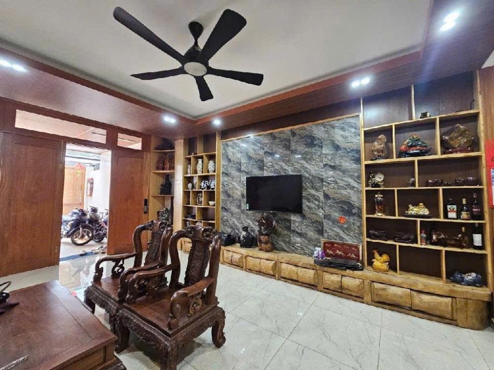 Mặt tiền Bàu Cát Vip - 5 Tầng, Thang Máy - 5x28m - Giá 26.xx Tỷ
