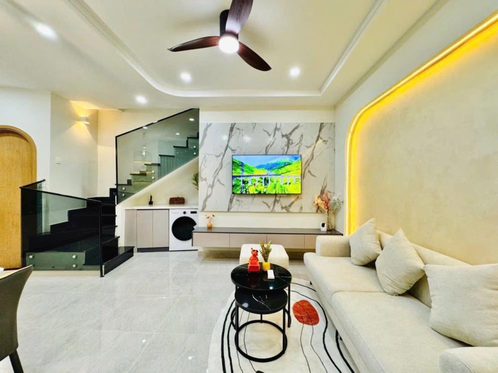 Nhà Mới 2 Tầng Full Nội Thất, 27m2, Thích Quản Đức, Phú Nhuận - Giá 4.98 Tỷ