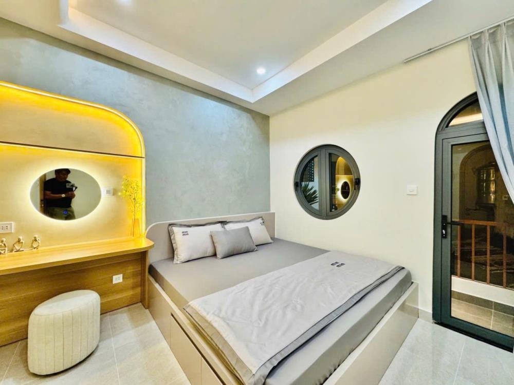 Nhà Mới 2 Tầng Full Nội Thất, 27m2, Thích Quản Đức, Phú Nhuận - Giá 4.98 Tỷ