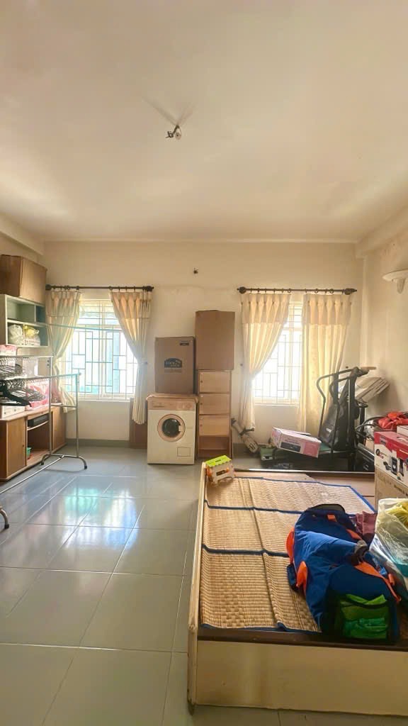 Nhà phố Quận 7 - 90m2, 4PN, Giá 12 tỷ - Vị trí đắc địa