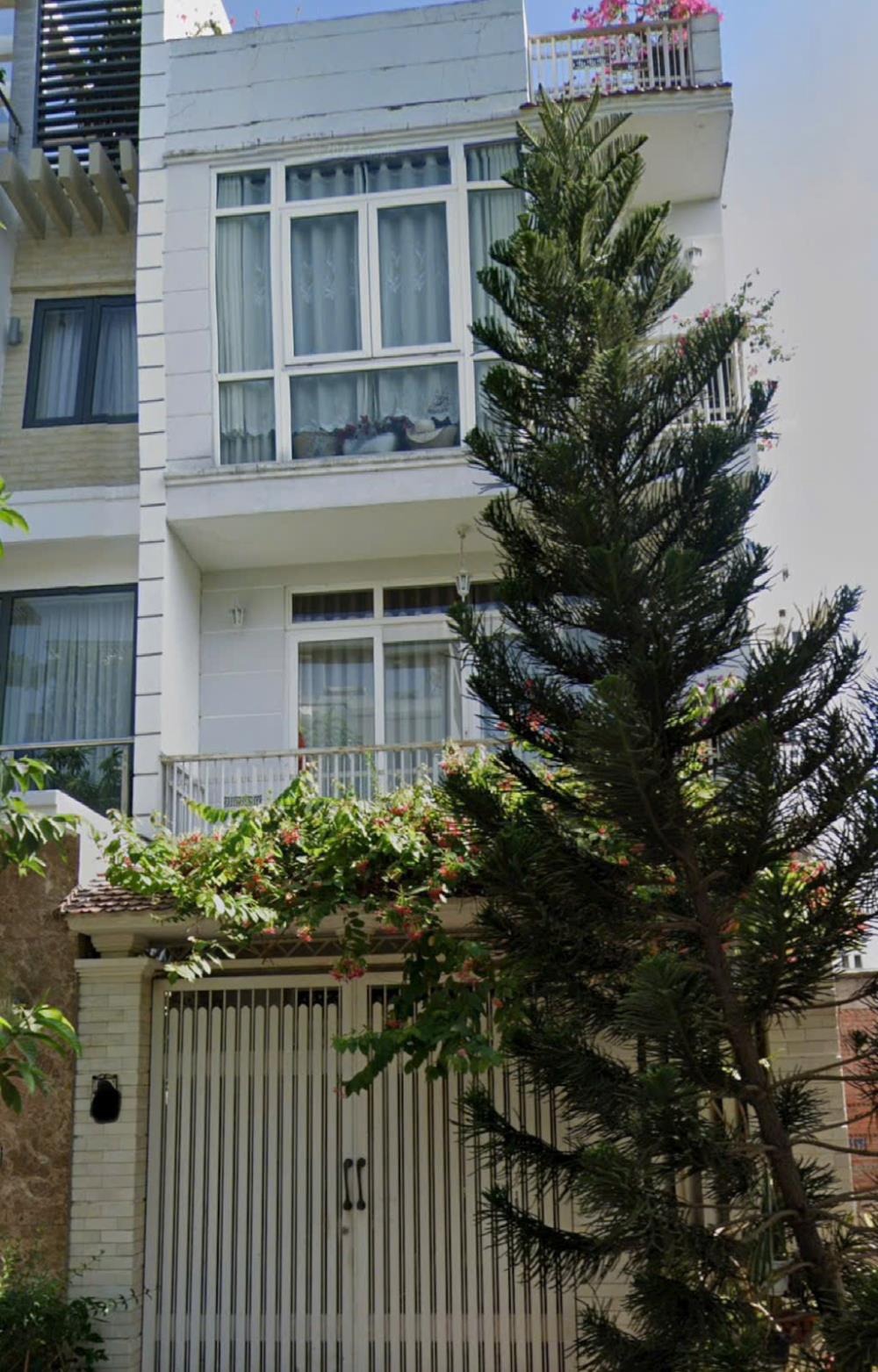 Nhà phố Quận 7 - 90m2, 4PN, Giá 12 tỷ - Vị trí đắc địa