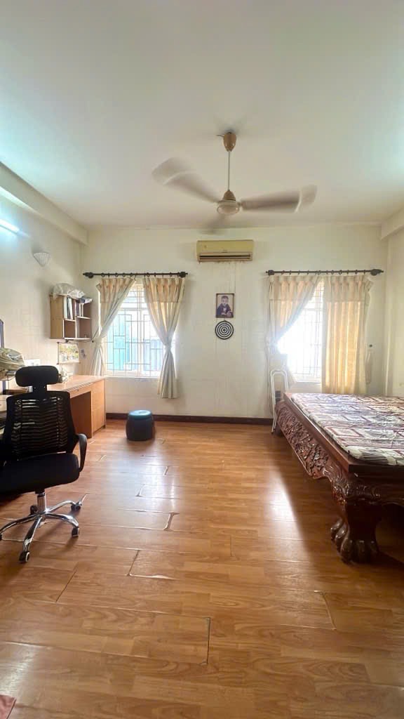 Nhà phố Quận 7 - 90m2, 4PN, Giá 12 tỷ - Vị trí đắc địa