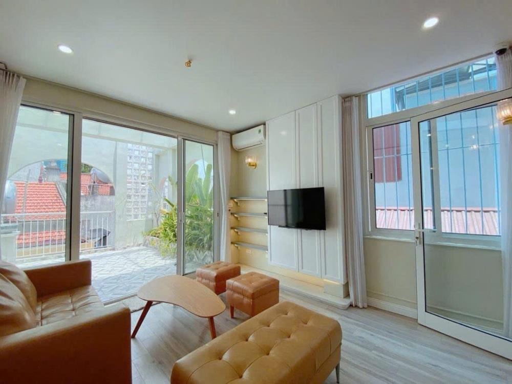Bán Nhà Vũ Tông Phan - 38m2, 3 Bước Ra Phố, Ô Tô Đỗ Cận Nhà - Giá Gần 8 Tỷ