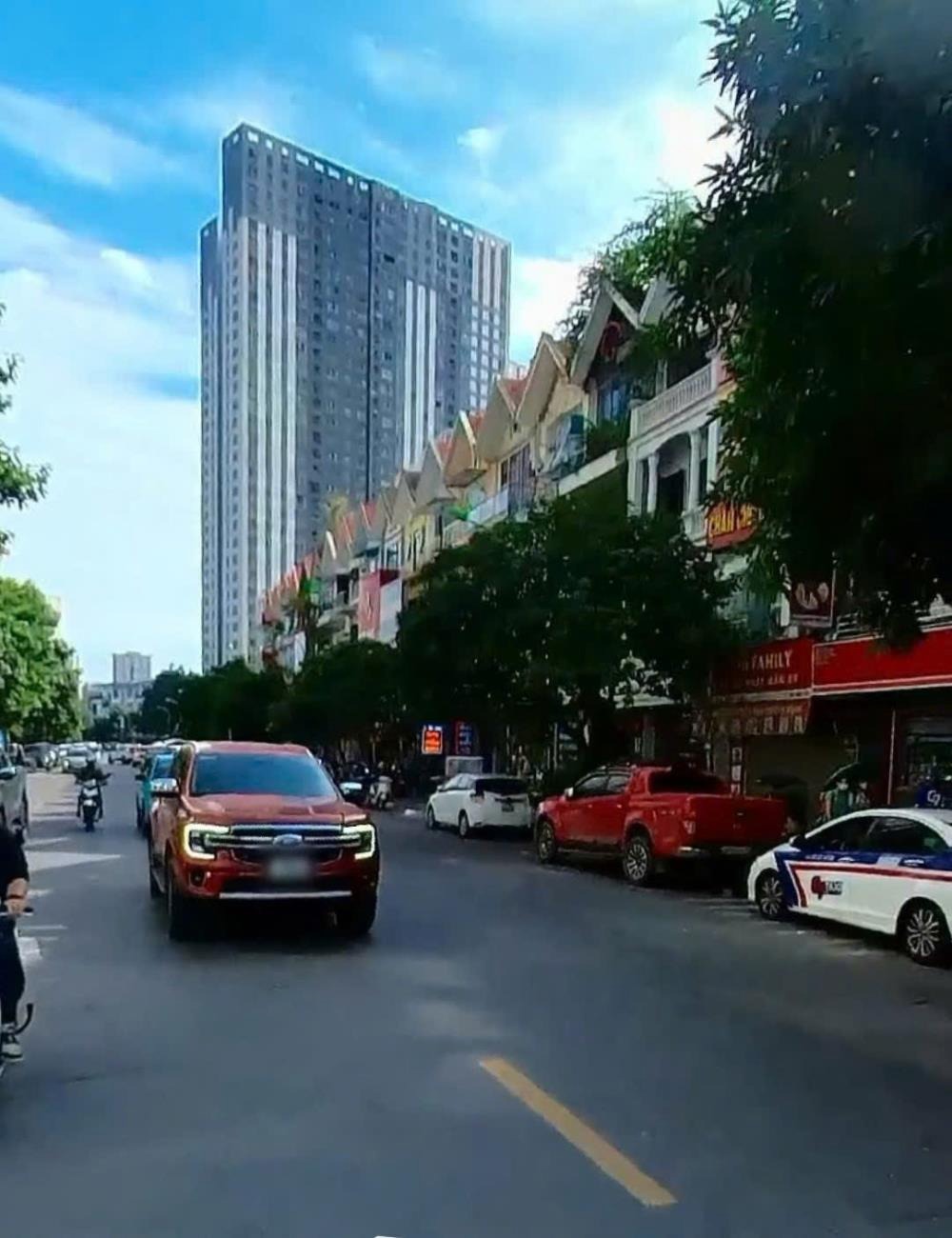 Bán Liền Kề Biệt Thự Nguyễn Văn Lộc Hà Đông - View Hồ - Giá 2x Tỷ