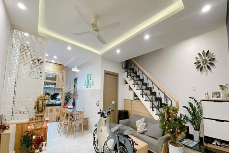 ♣ Nhà kiệt gần MT Ba Đình, Bãi đậu Ô tô miễn phí, 65m2, 3 tầng đẹp, cực chất, 4..xx tỷ