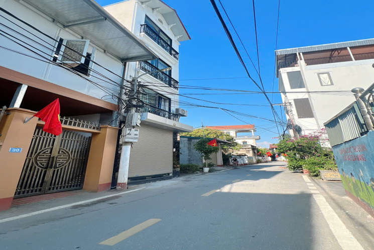 BÁN NHÀ- KINH DOANH- ĐƯỜNG TRƯỚC NHÀ OTO TRÁNH - BÁN KÍNH 1KM- TOÀN DỰ ÁN VÂY QUANH.
GIÁ 6.25 TỶ