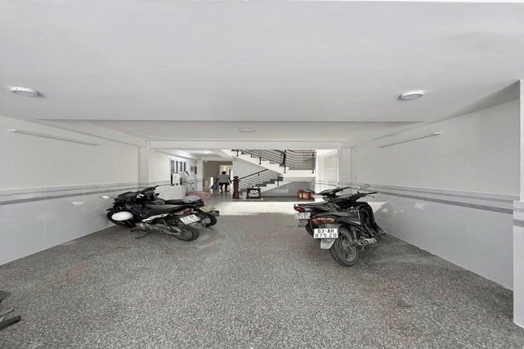 TÒA NHÀ 6 TẦNG – 20 PHÒNG KHÉP KÍN – NGAY ĐH VĂN LANG – 94M² (4x24) – THU NHẬP 1 TỶ/NĂM