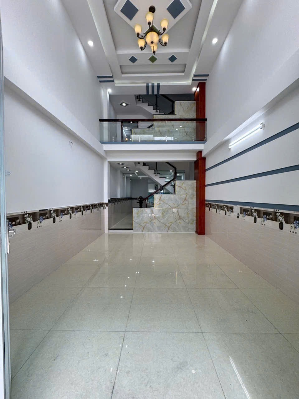 Nhà Bình Tân - 60m2 - 3 Lầu - 4PN - Giá 5.5 Tỷ - Kênh Mương Lệ