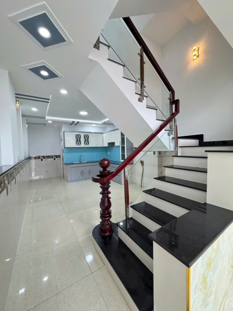 Nhà Bình Tân - 60m2 - 3 Lầu - 4PN - Giá 5.5 Tỷ - Kênh Mương Lệ