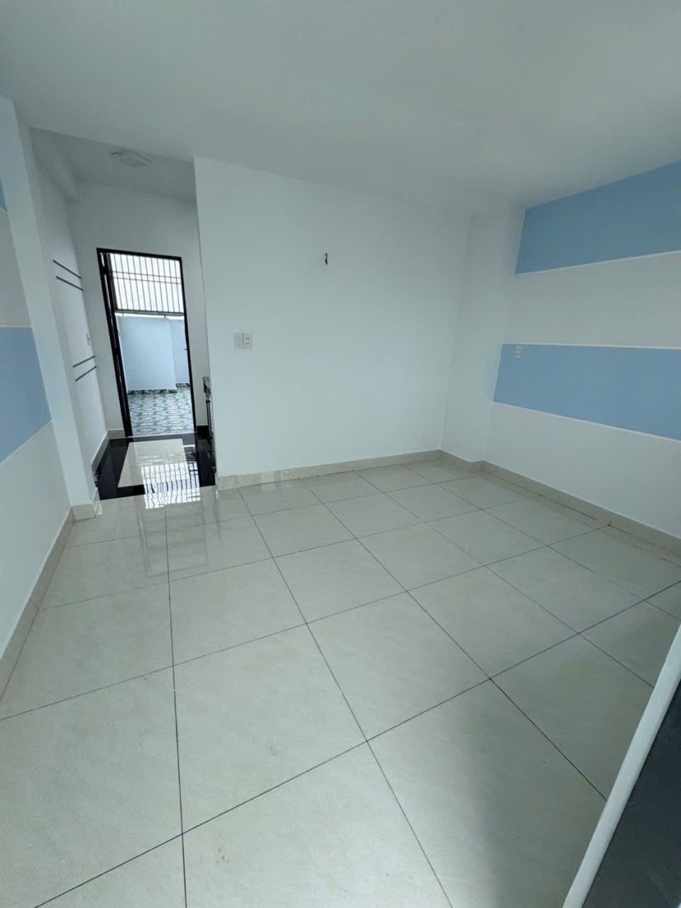 Nhà Bình Tân - 60m2 - 3 Lầu - 4PN - Giá 5.5 Tỷ - Kênh Mương Lệ