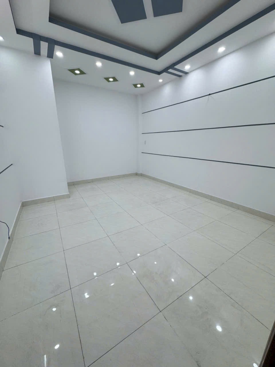 Nhà Bình Tân - 60m2 - 3 Lầu - 4PN - Giá 5.5 Tỷ - Kênh Mương Lệ