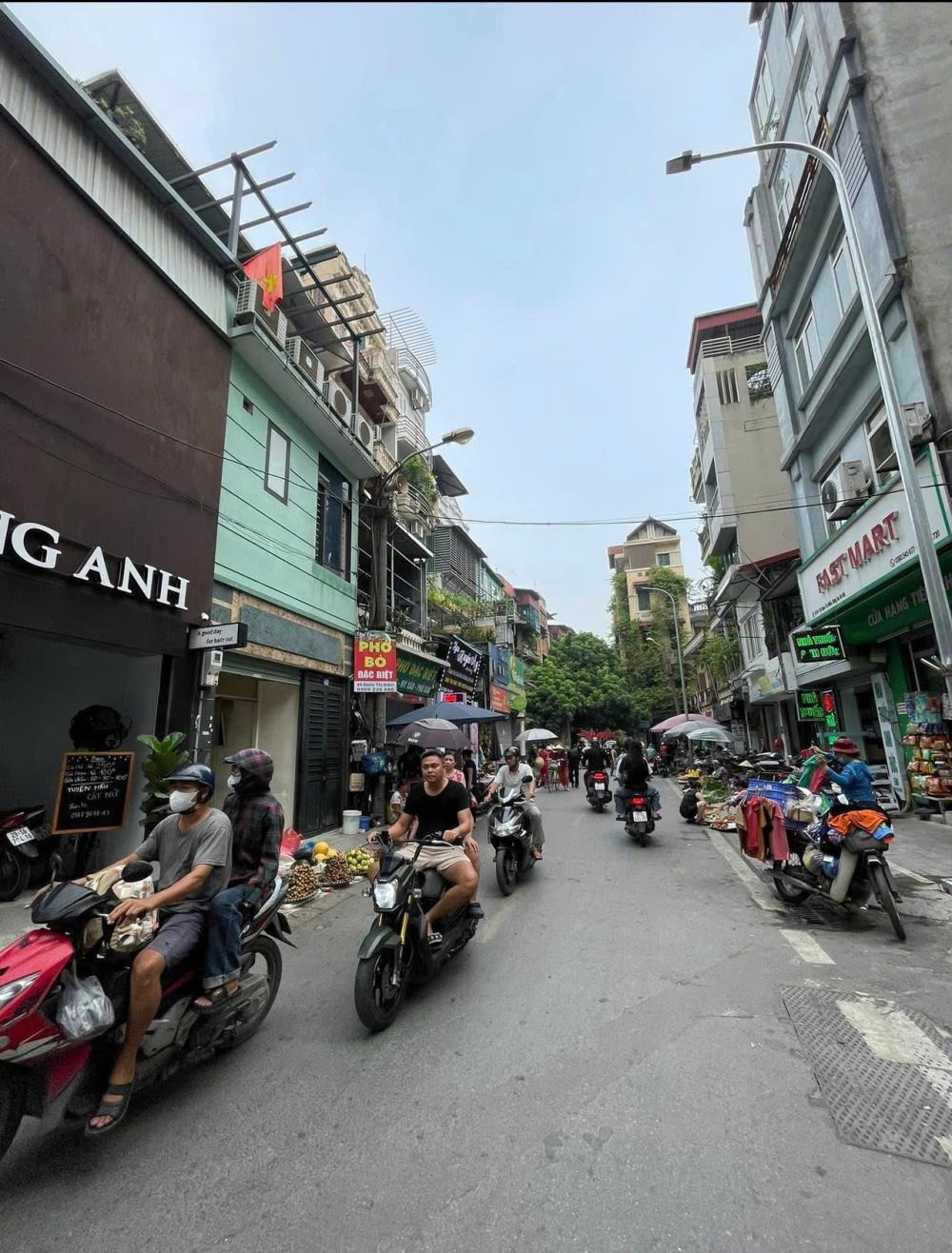 Nhà Mặt Phố Đoàn Thị Điểm Đống Đa - 65m2, 2 Tầng, Mặt Tiền 4.1m - Giá 42 Tỷ