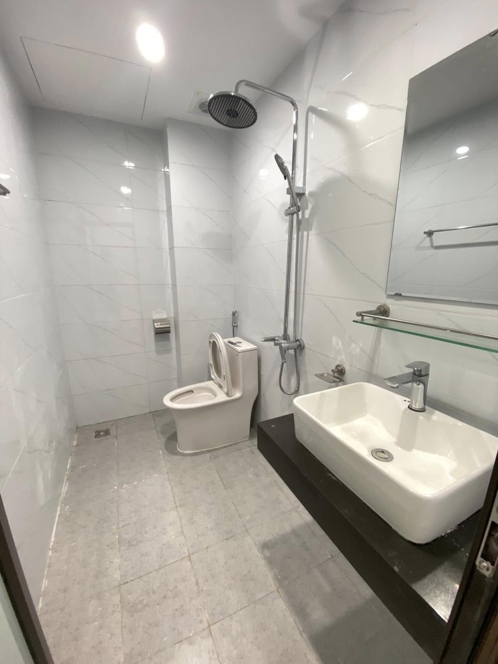 Bán Gấp Nhà Kim Hoàng 4.5 Tầng, Full Nội Thất, Giá Tốt