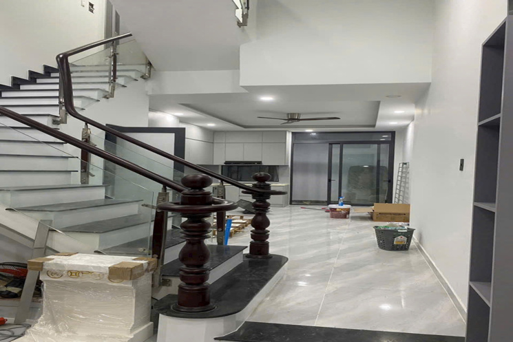 Bán gấp nhà 160 Nguyễn Văn Quỳ Quận 7- oto – Nhà đẹp xuất sắc, vào ở ngay
