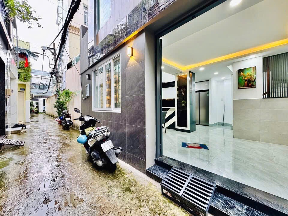 Bán Nhà Mặt Tiền Phạm Hữu Chí, Quận 5 - 48m2, SHR - Giá 4 Tỷ 100 Triệu