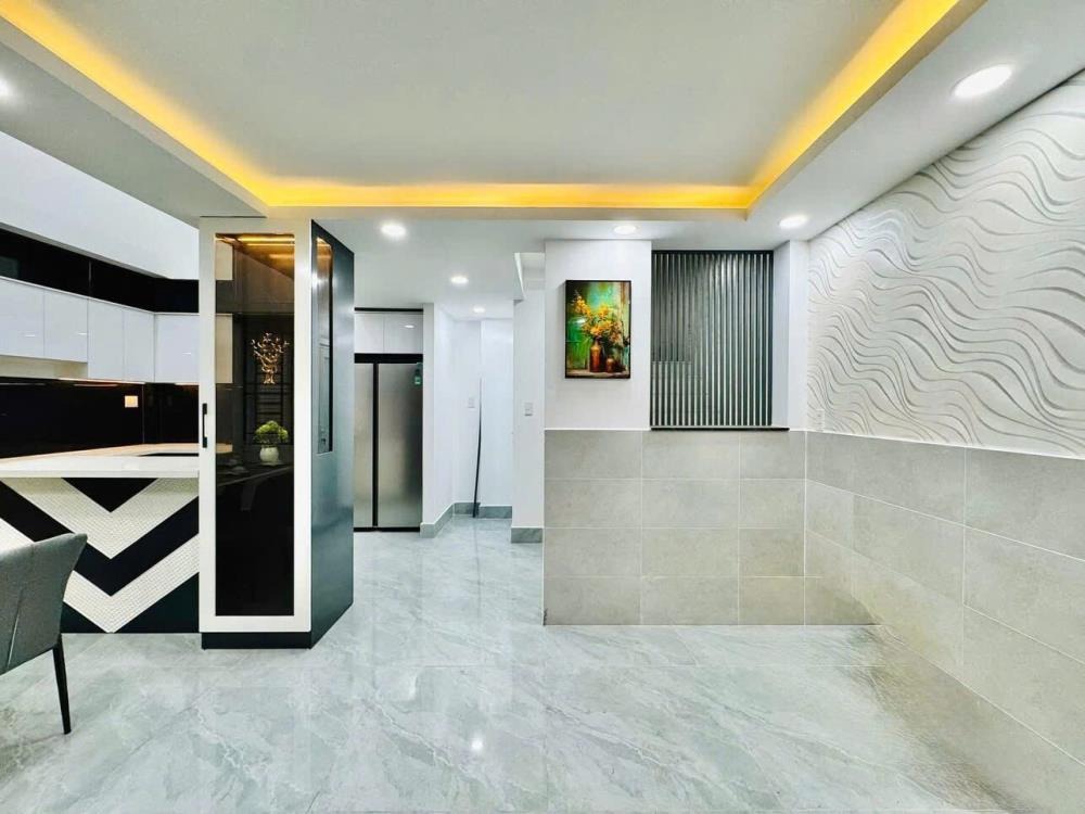 Bán Nhà Mặt Tiền Phạm Hữu Chí, Quận 5 - 48m2, SHR - Giá 4 Tỷ 100 Triệu
