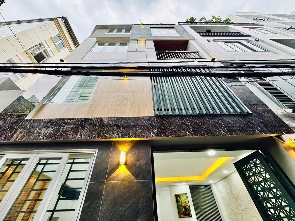 Bán Nhà Mặt Tiền Phạm Hữu Chí, Quận 5 - 48m2, SHR - Giá 4 Tỷ 100 Triệu