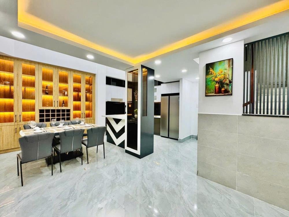 Bán Nhà Mặt Tiền Phạm Hữu Chí, Quận 5 - 48m2, SHR - Giá 4 Tỷ 100 Triệu