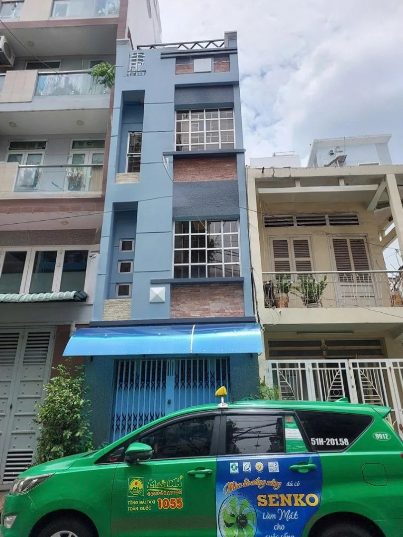 Nhà Quận 3 - 8.95 Tỷ - Hẻm Xe Hơi - Gần Quận 1