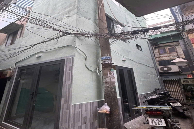 HOT HOT HOT ! BÁN GẤP NHÀ 12M² TẠI LÊ THỊ BẠCH CÁT, Q.11 TP HCM - GIÁ ĐẬP TAN THỊ TRƯỜNG: 2.4 TỶ !